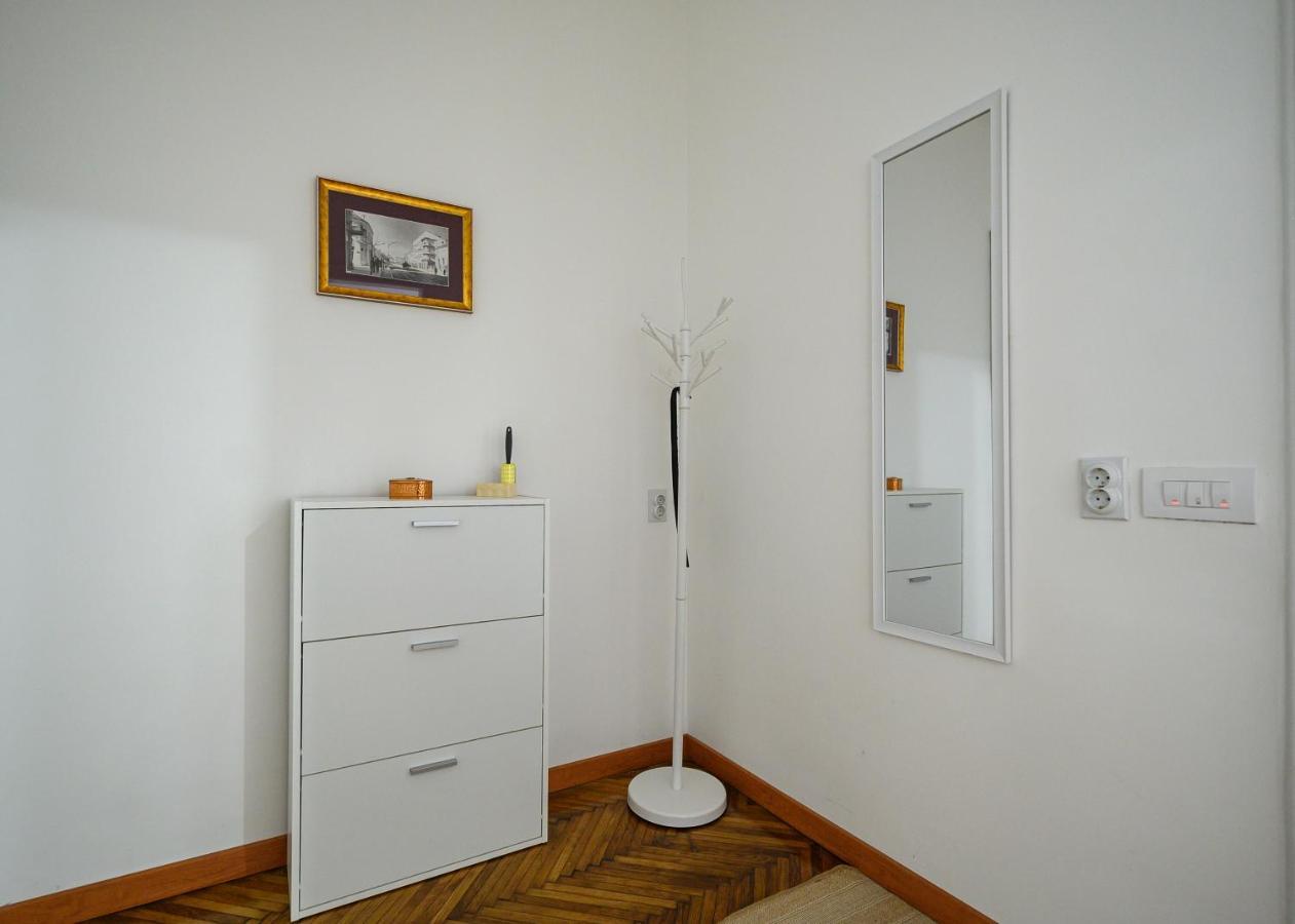 Center Retro Apartment Ni Exterior foto